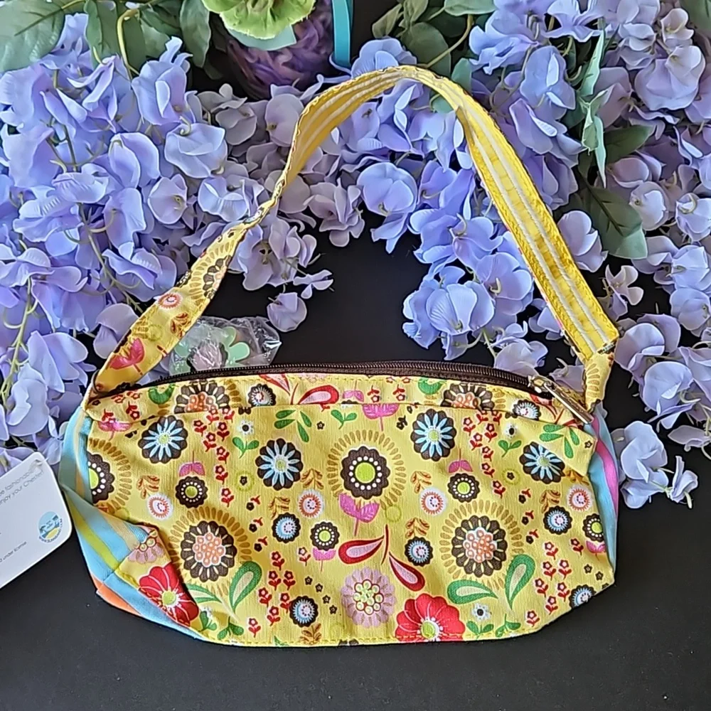 Sun & Sand Chester Hand Bag with Wooden Flower Hang Tag NWT - Picture 5 of 10